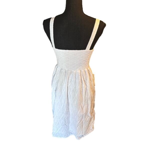 J Gee White Eyelet Button-Down Sundress – Sleeveless with Pockets – Size L - Picture 2 of 8